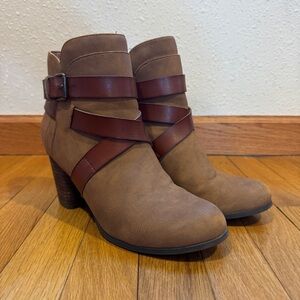 Madden NYC Driftt Cognac Strappy Buckle Ankle Boots - Size 8